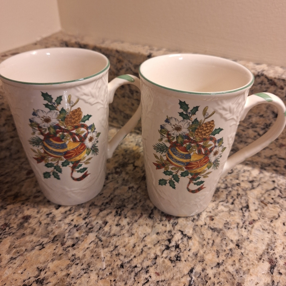 Vintage Mikasa Coffee Mugs~Festive Spirit~English Countryside~Tea Cups~Christmas - Picture 5 of 13